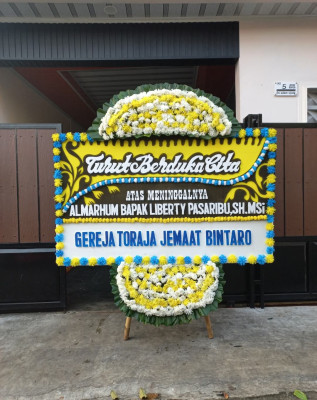 Papan Bunga Duka di Ampenan Tengah